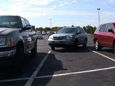 Αυτοκίνητο χτύπησε μαθητή σε πάρκινγκ