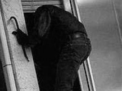 Διέρρηξαν 18 διαμερίσματα