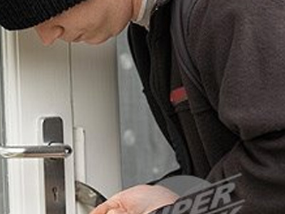 Διαρρήκτης επετέθη με κατσαβίδι σε ένοικο διαμερίσματος