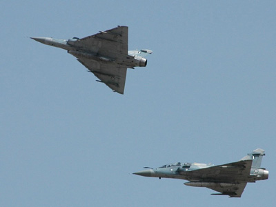 Δεν καταργείται η αυτοτελής φορολόγηση για τους ιπτάμενους