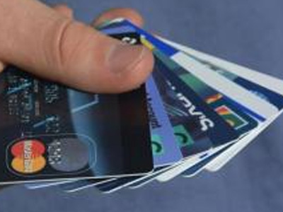 «Να κατατεθεί το νομοσχέδιο για τα επιτόκια»