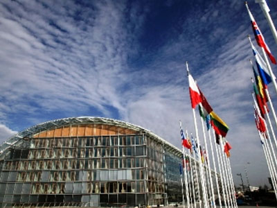 Παράταση ενός έτους στα επενδυτικά σχέδια του νόμου 3299/2004