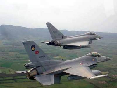 «Συγχαρητήρια» με υπερπτήσεις