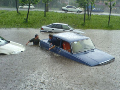 Πλημμύρες με νεκρούς και αγνοούμενους στη Ρωσία
