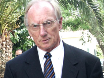 Κατόπιν εορτής ένταλμα σύλληψης για τον Φ. Γιούνγκ