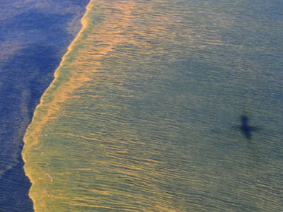 Νέα προσπάθεια να σταματήσει η διαρροή στον Κόλπο