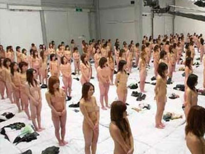 Ομαδικό σεξ για… το βιβλίο Γκίνες