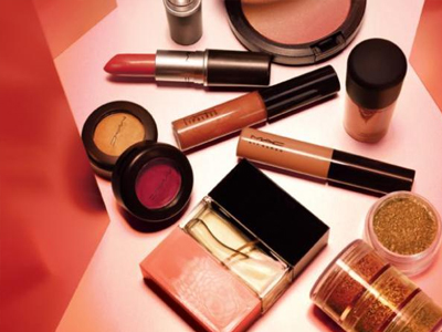 Οργανώστε τα… καλλυντικά σας