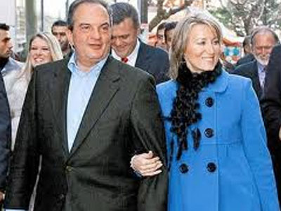 Γιούχαραν τον Καραμανλή