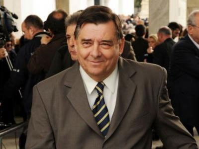 Τα κάλαντα στον Γ. Καρατζαφέρη