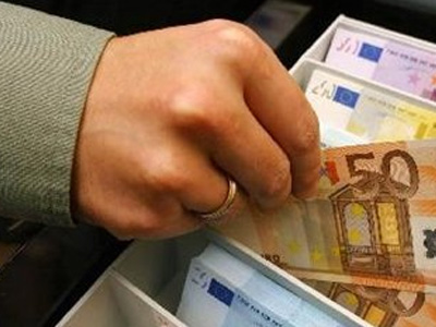 Τηλεφωνική γραμμή ενημέρωσης για τη ρευστότητα στην αγορά