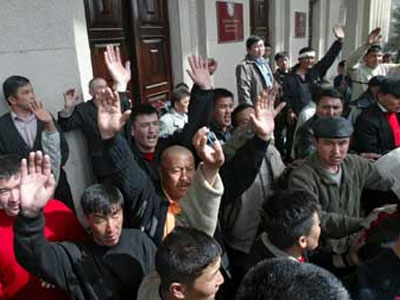 Ποίος έδωσε εντολή να πυροβολούν το πλήθος στο Κιργιστάν