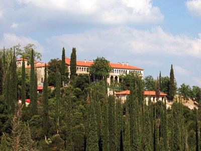 Ύποπτες αγοραπωλησίες Δημοσίου – Μονής