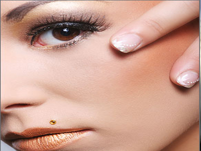 Μήπως το μακιγιάζ σας δείχνει μεγαλύτερη;