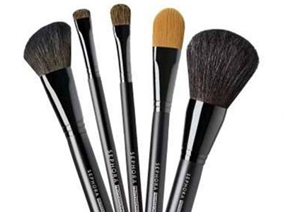 Προστατέψτε τα πινέλα του μακιγιάζ