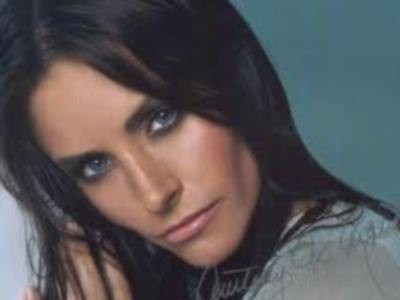 Πώς θα αποκτήσετε λαμπερά μαλλιά