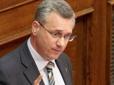 Αντίδραση Κ. Μαρκόπουλου για τις… κουρτίνες