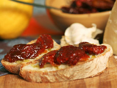 Μολυσμένες λιαστές ντομάτες από την Τουρκία