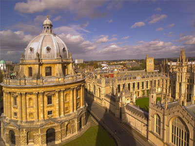 Δραματική μείωση φοιτητών στη Βρετανία, αν αυξηθούν τα δίδακτρα