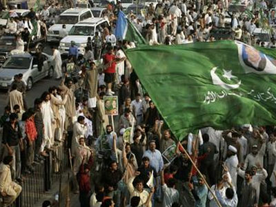 Διαδηλώσεις κατά της τρομοκρατίας στο Πακιστάν