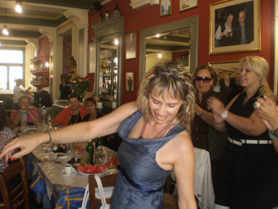 Θα τους χορέψει στο ταψί!