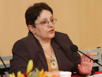 «Απορρίπτουμε οτιδήποτε απορρέει από το μνημόνιο»