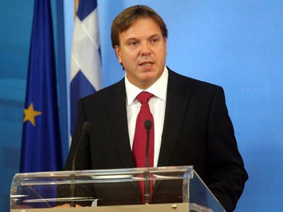 Οι αλλαγές θα προχωρήσουν, δηλώνει η κυβέρνηση