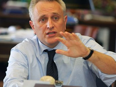 «Δεν ζήτησε απολύσεις η τρόικα»