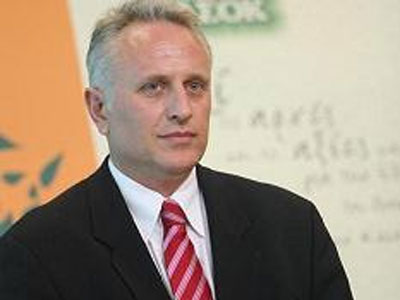 Αυστηρότεροι νόμοι για τους πολιτικούς