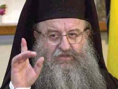 Άνθιμος για τους σταυρούς στα σχολεία