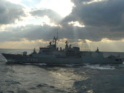 Εικονικός βομβαρδισμός ελληνικής φρεγάτας από τουρκικά μαχητικά