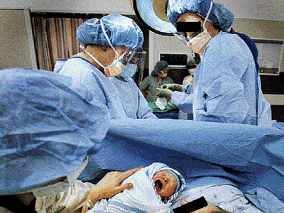 Οι έγκυες προτιμούν τα κρατικά μαιευτήρια