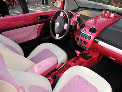 «Ροζ» έγιναν τα πορτοκαλί τηλέφωνα