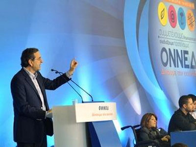 Διμέτωπη επίθεση Σαμαρά