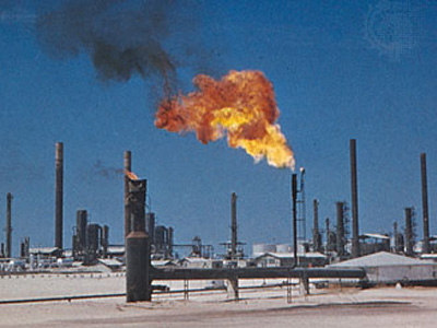 Κάτω από τα 76 δολάρια το πετρέλαιο