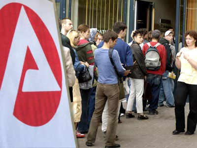 Μειώνεται η ανεργία στη Γαλλία