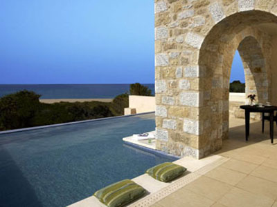 Ανοίγει αύριο το ξενοδοχείο Costa Navarino στην Πύλο