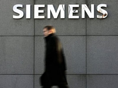 Έσβηναν με «μπλάνκο» τα ονόματα για τη Siemens