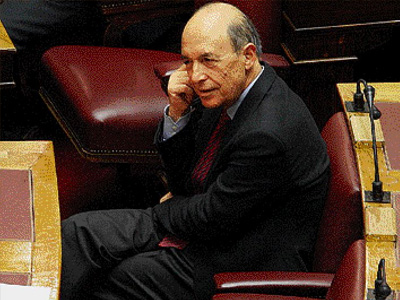 Mόνος στο σπίτι