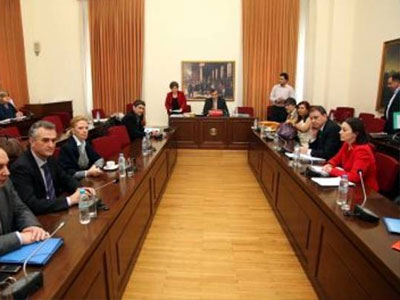 «Βάλτωσε» η Εξεταστική για το Βατοπέδι