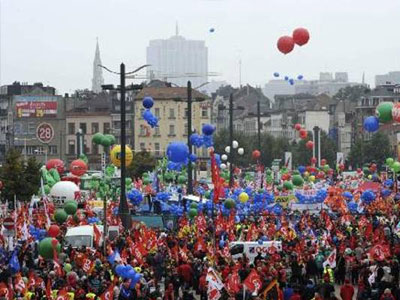 Συμφωνία για «πάγωμα» των μισθών στη Σλοβενία