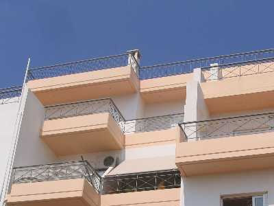 Στη Βουλή το νομοσχέδιο για τους ημιυπαίθριους