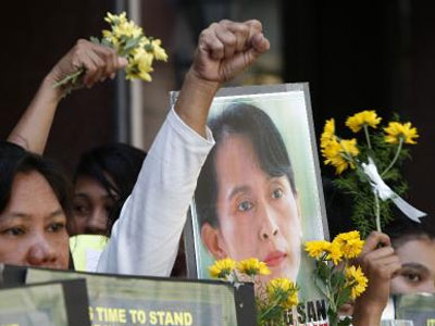 Συνελήφθη δημοσιογράφος κατά τις εκλογές στη Μιανμάρ