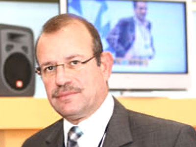 Διδάκτορας της Παντείου και πρόεδρος του ΣΑΕ με ψευδή στοιχεία;