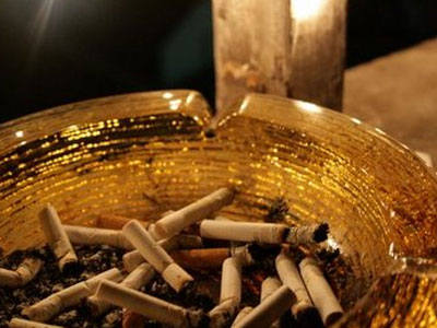 Επανέρχονται τα σταχτοδοχεία στα εστιατόρια