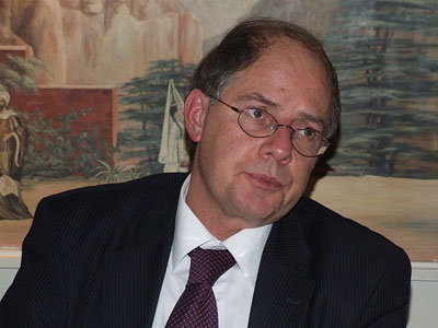 Στηρίζει το Παρίσι τις συμφωνίες με τους Κινέζους