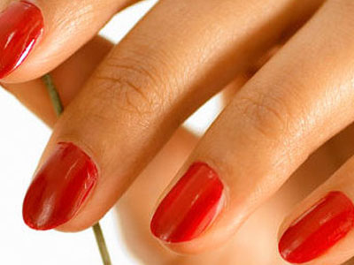 Ξεβάφουν γρήγορα τα νύχια σας;