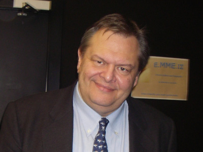 Διαφάνεια στις Ένοπλες Δυνάμεις υπόσχεται ο Βενιζέλος