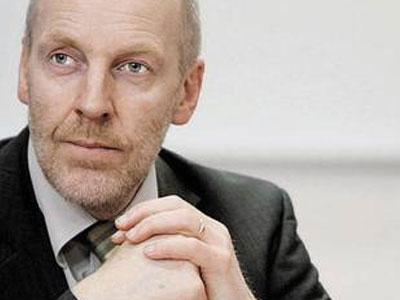 «Η Ελλάδα να επαναδιαπραγματευθεί το χρέος»