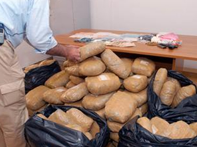 Είχε 12,5 κιλά χασίς στο πορτ-μπαγκάζ